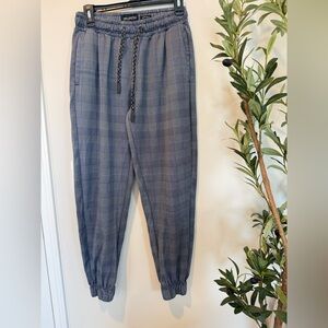 Women’s  Gray Plaid Pants